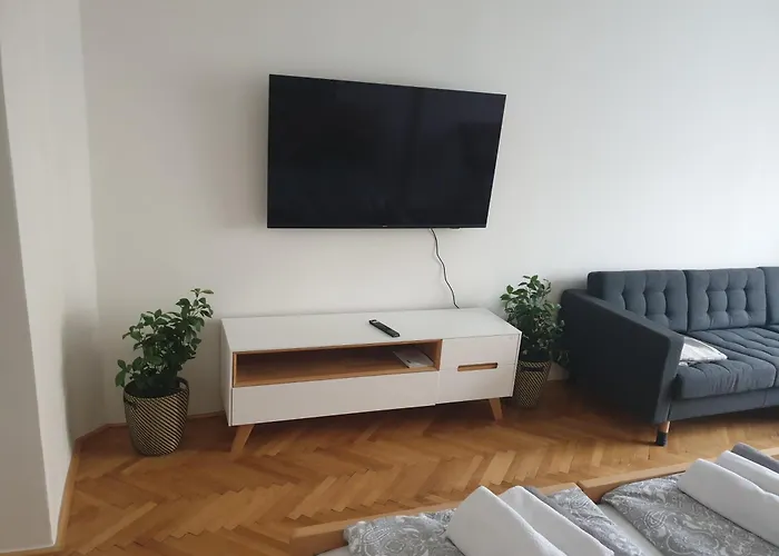 Newly Refurbished Prag